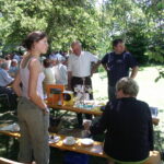 Auf dem Gemeindefest 2005 im Pfarrgarten Irmenach war das Team von Dumela auf Einladung von Gemeindepfarrer Uli Müller aktiv: Die Ehrenamtlichen informierten über die Förderprojekte des Vereins und teilten Neuigkeiten aus Botswana.